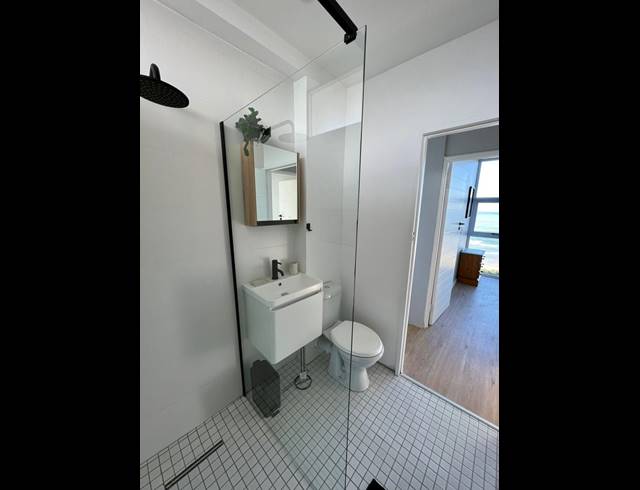 2 BEDROOM APARTMENT TO LET IN STRAND NORTH